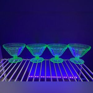 Set of 4 vintage Uranium glass dessert parfait dishes